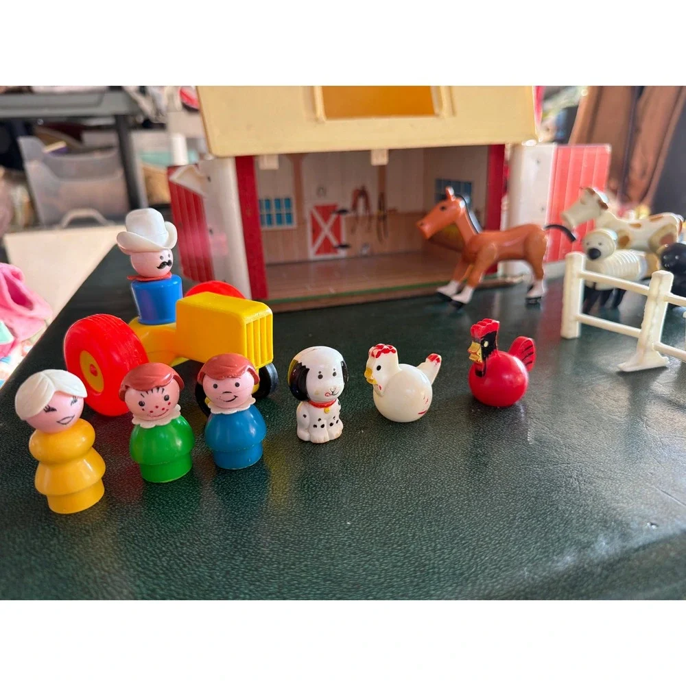 Vintage Fisher Price Play Family Farm Little People Animals Tractor barn 1967